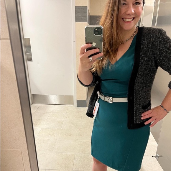 Welcome! Meet your Posher, Rachel & like to bookmark - Picture 5 of 8